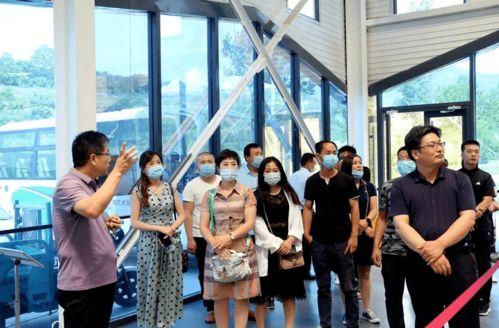 临朐网红大玲子事件 全民吃瓜,全民吃瓜，揭秘网络红人的双面人生